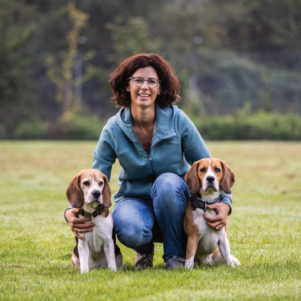 Carmen Heritier mit ihren 2 Beagel
